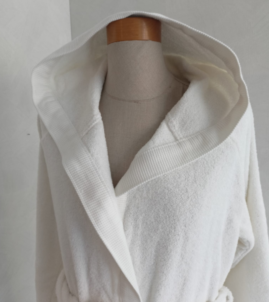 accappatoio bianco cappuccio