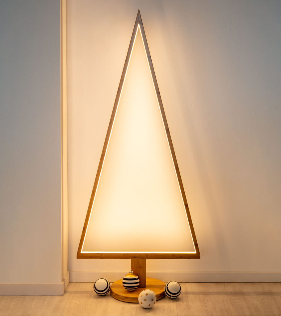 albero triangolare con LED natale