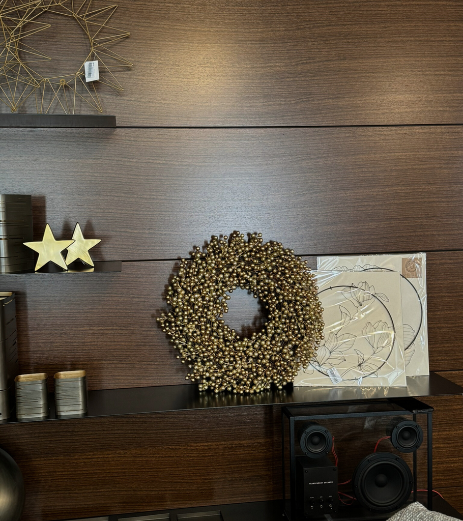 ghirlanda con bacche oro addobbi natalizi