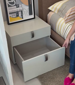 comodino con cassetti splendor
