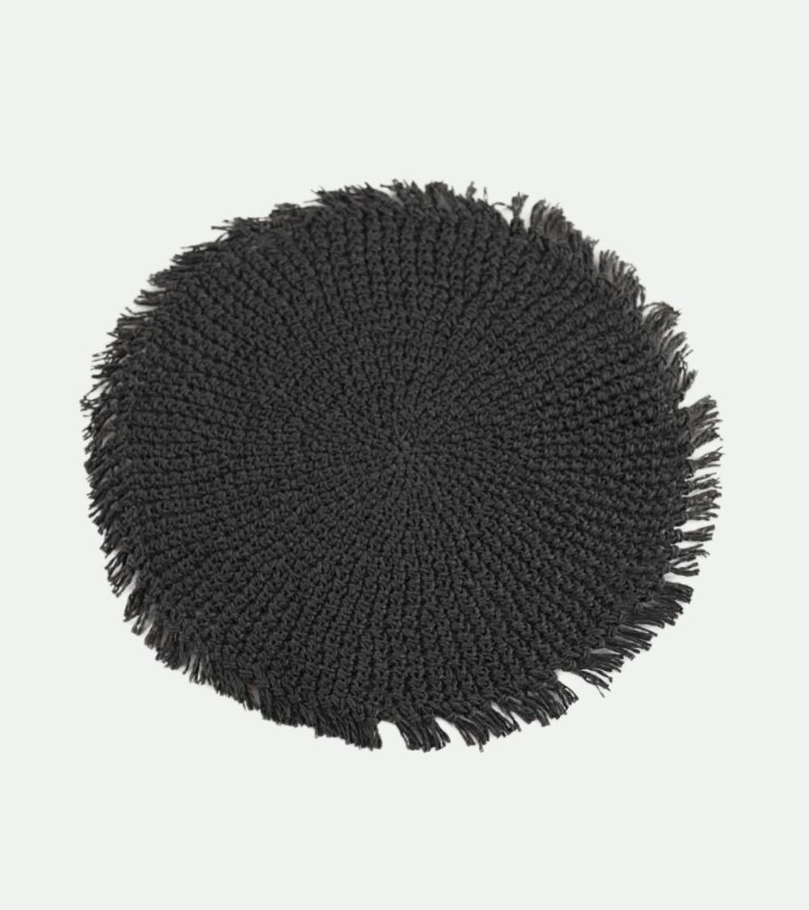 tovaglietta nera crochet con frange