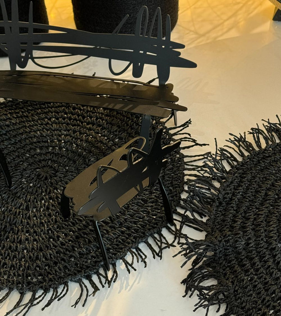 Tovaglietta Nera con Frange in Crochet