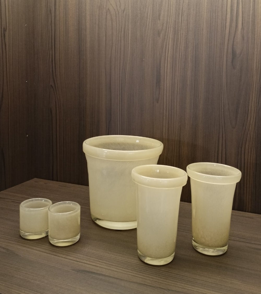 vaso in vetro soffiato avorio