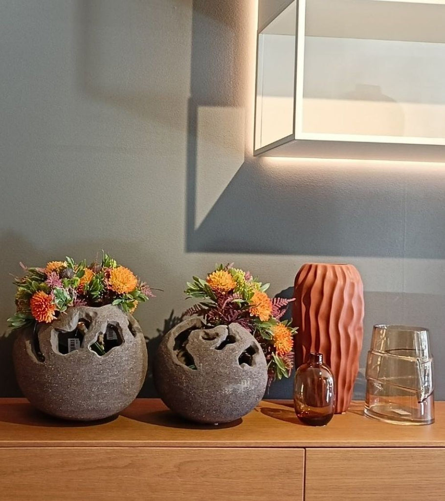 vaso sfera grigio piante