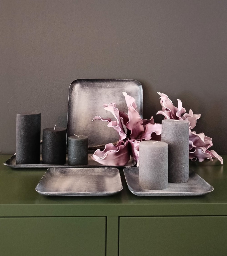 vassoio grigio candele